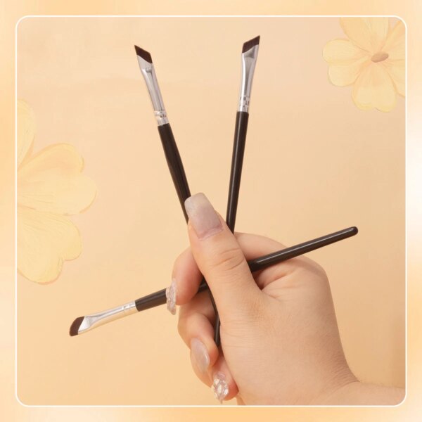 Angled Precision Eyeliner Brush Set - Image 8